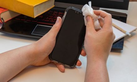 How to clean your smartphone safely